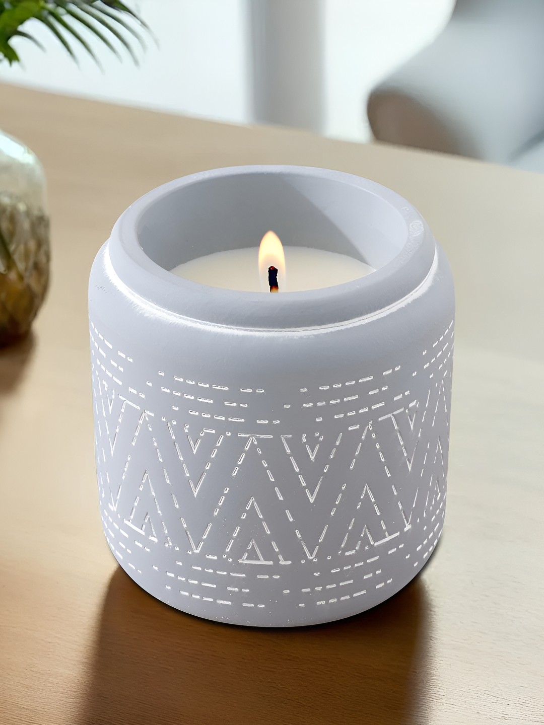 

UMAI Blue & White Textured Patchouli Scented Jar Candle