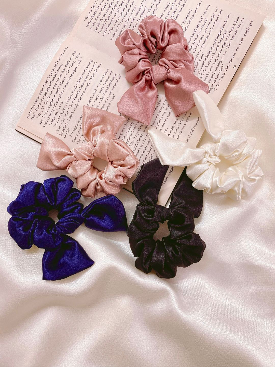 

Mueras Set of 5 Bow Knot Satin Silk Scrunchies, Pink