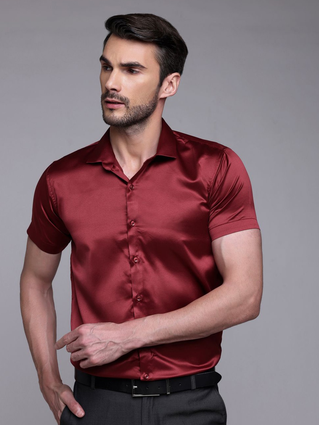 

FILO HEVIS Men Classic Spread Collar Solid Half Formal Shirt, Maroon