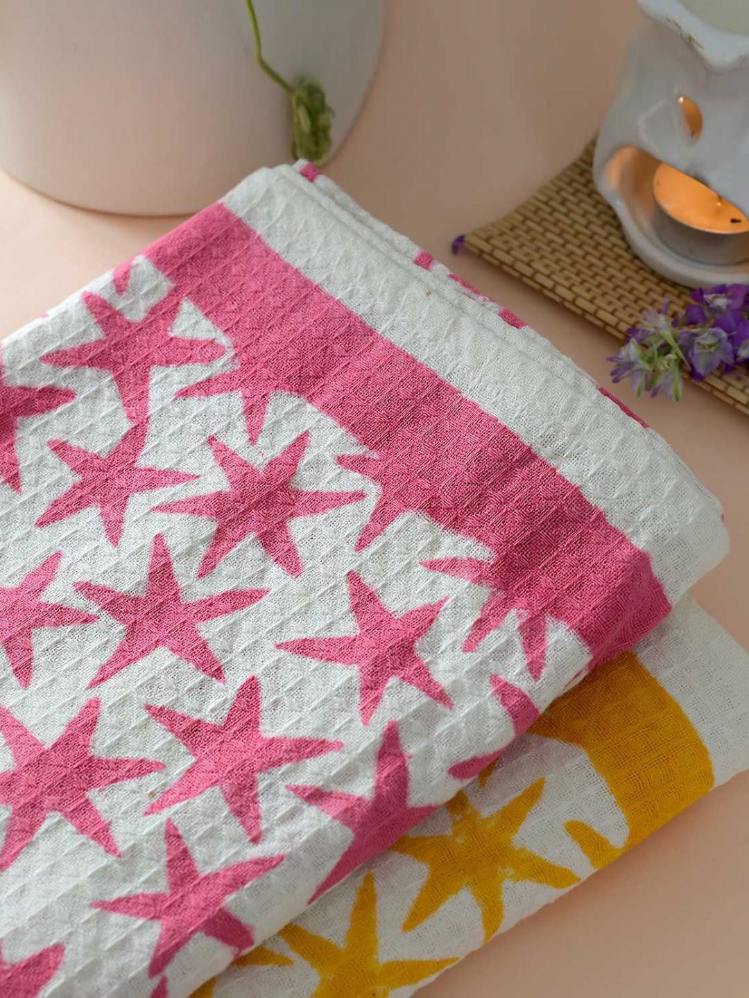 

MASU LIVING White & Pink Printed Pure Cotton 380 GSM Bath Towel