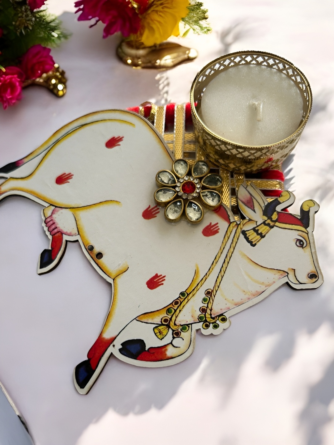 

PLAYFUL STITCHES White & Gold Toned Wooden Candle Holder