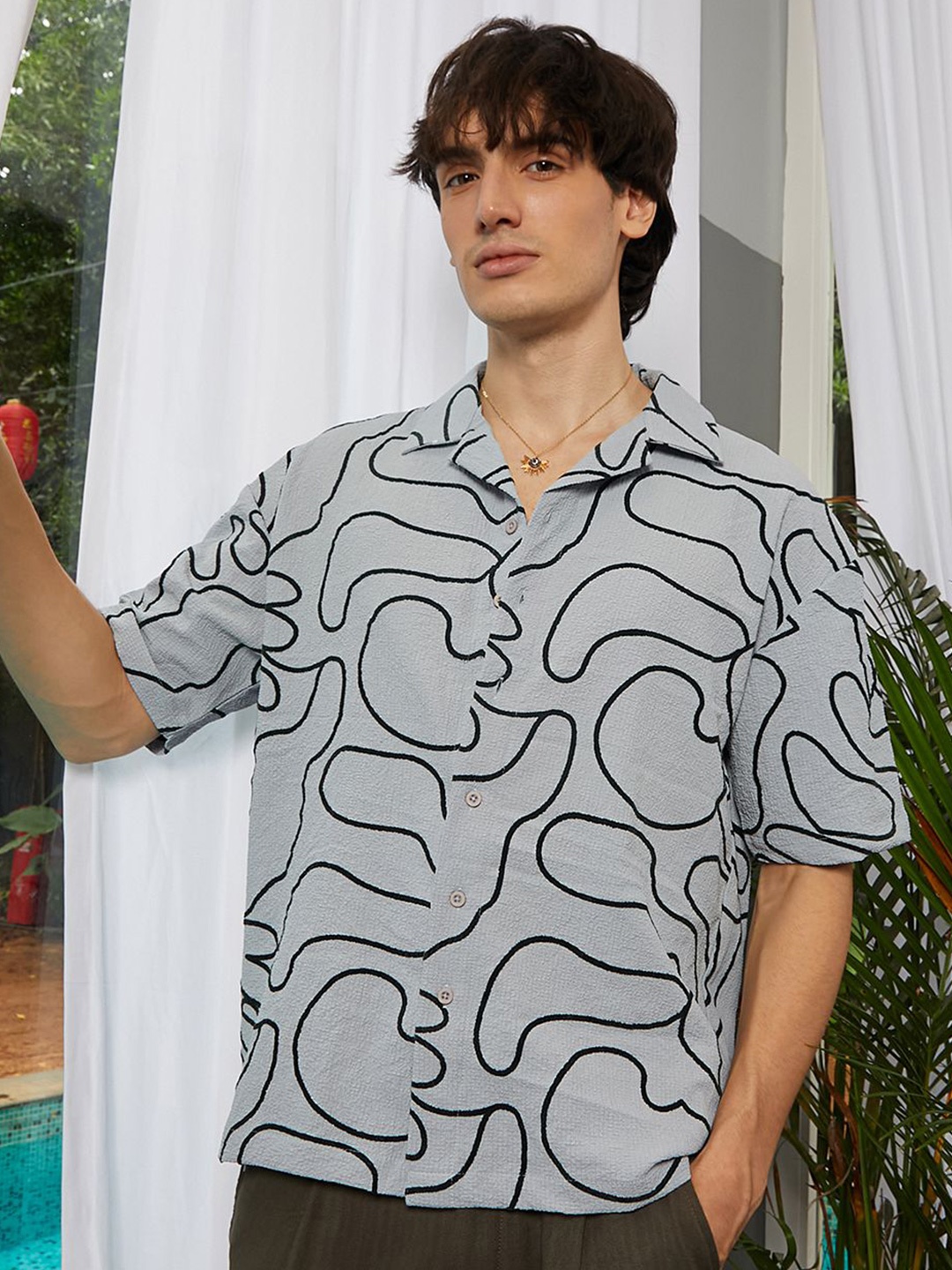 

Campus Sutra Men Comfort Cuban Collar Abstract Printed Oversized Casual Shirt, Grey