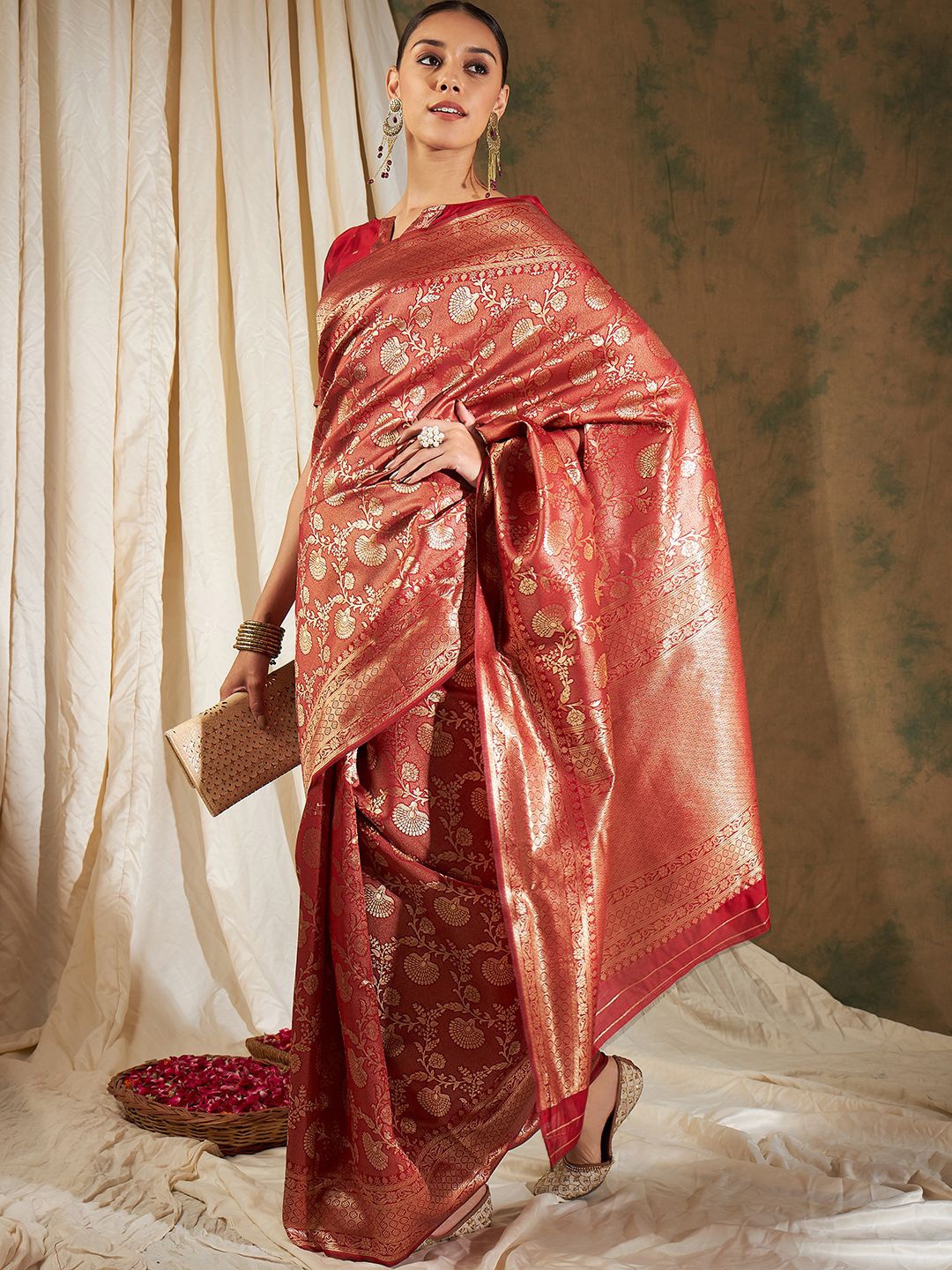 

SHADOW & SAINING Woven Design Banarasi Saree, Red
