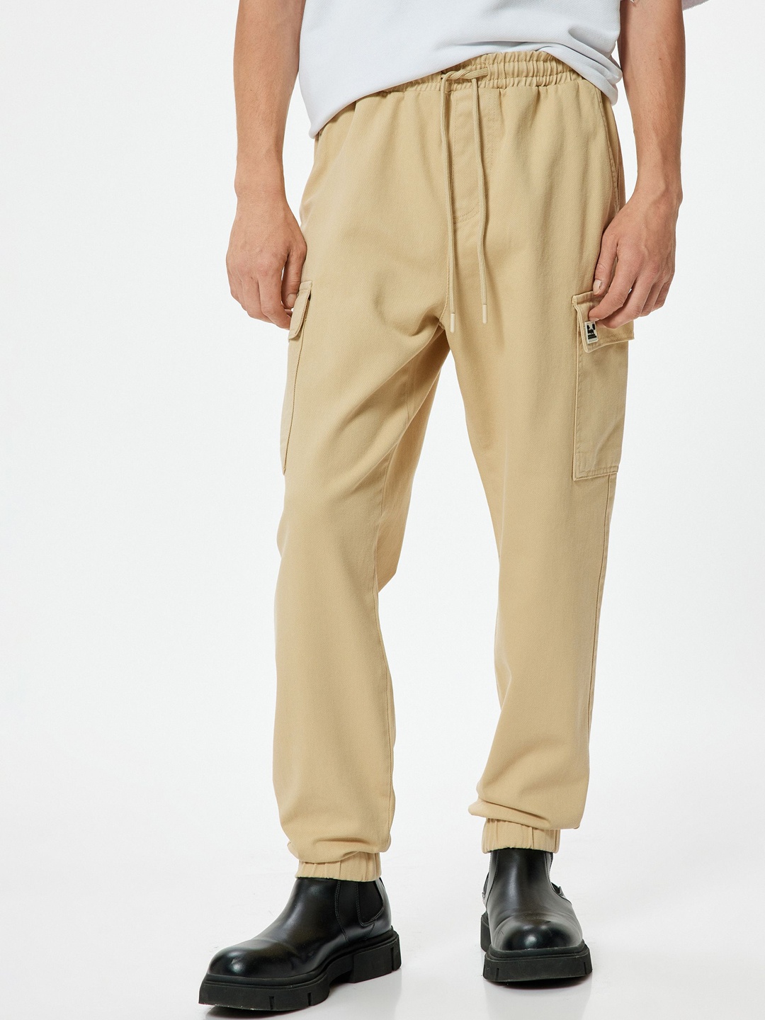 

Koton Men Regular Fit Cargo Joggers, Beige