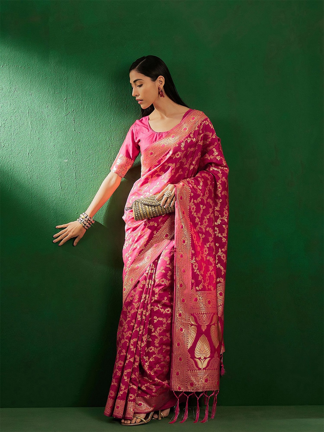 

SHADOW & SAINING Woven Design Zari Banarasi Saree, Pink