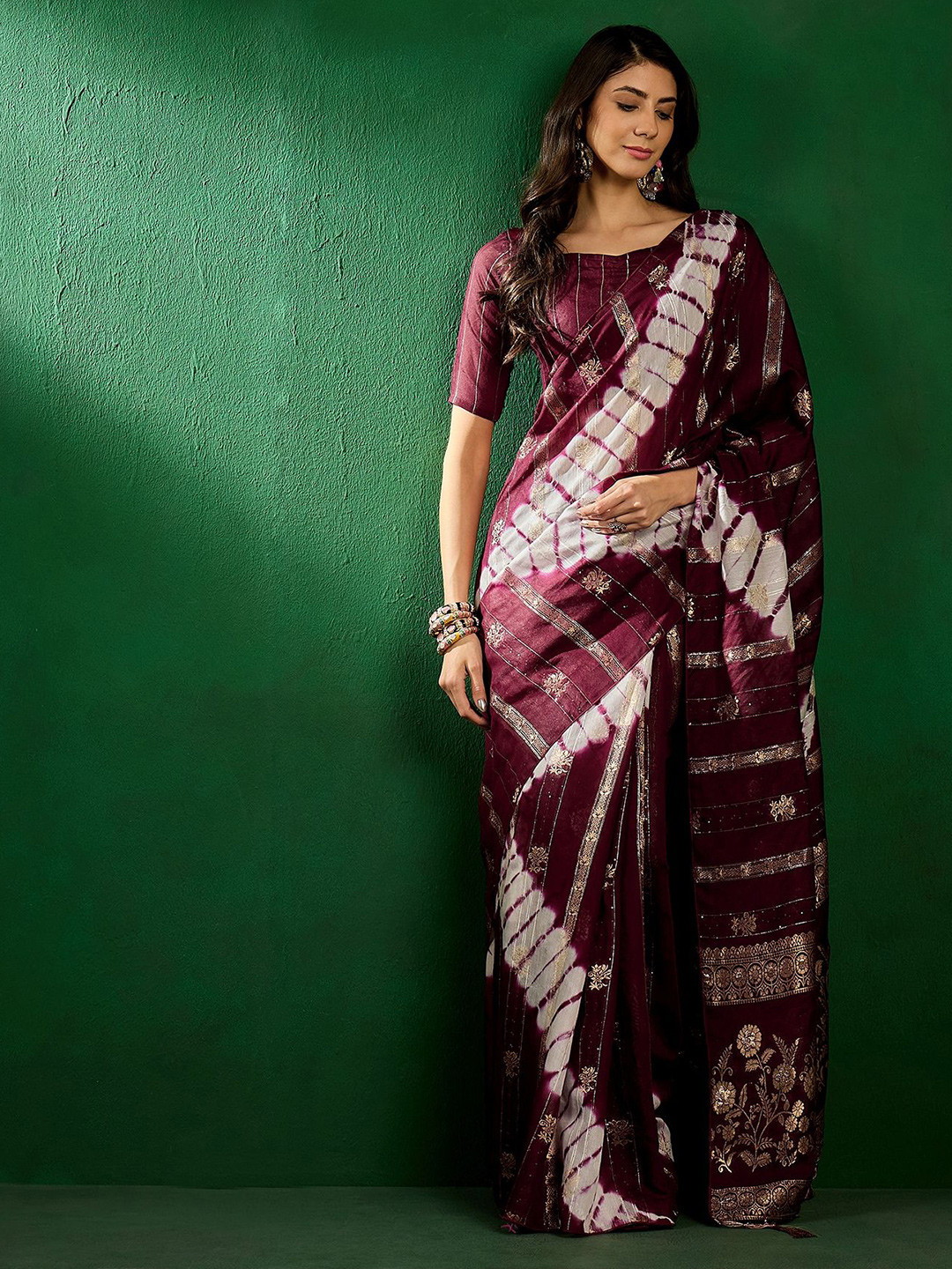 

SHADOW & SAINING Woven Design Zari Banarasi Saree, Burgundy