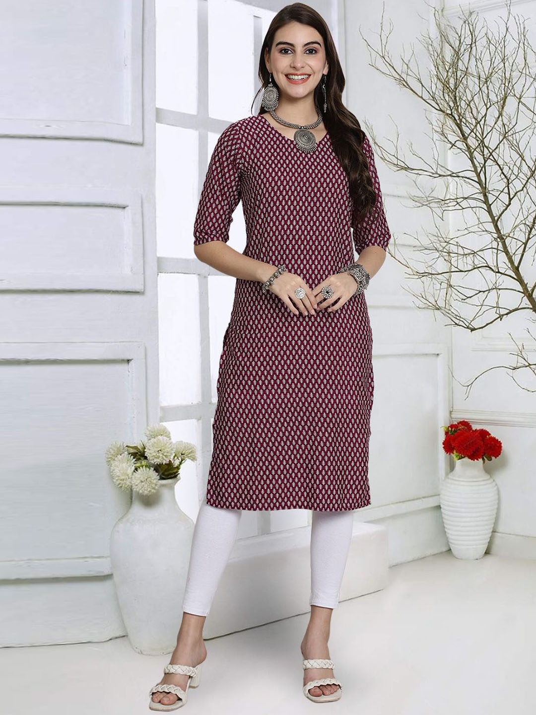 

7Threads Floral Printed Round Neck Straight Kurta, Maroon