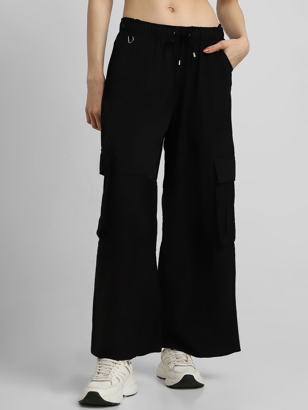 

FOREVER 21 Women Flared Parallel Trousers, Black