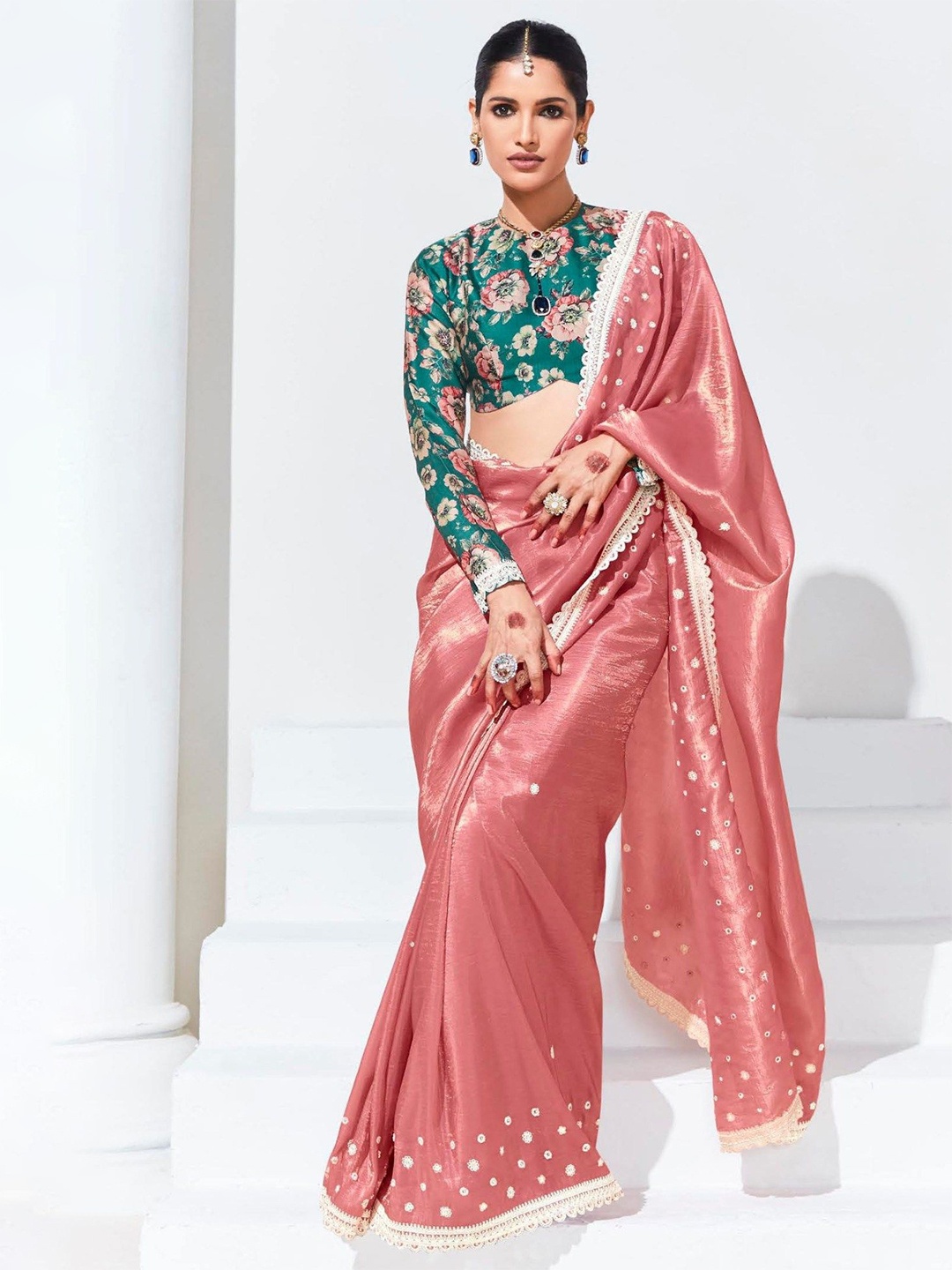 

MySilkLove Ethnic Motifs Embroidered Sequinned Organza Saree, Pink