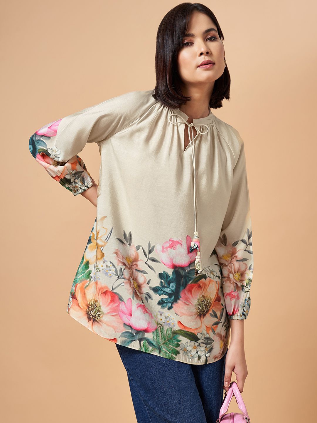 

Marigold Lane Women Floral Printed Tie-Up Neck Top, Off white