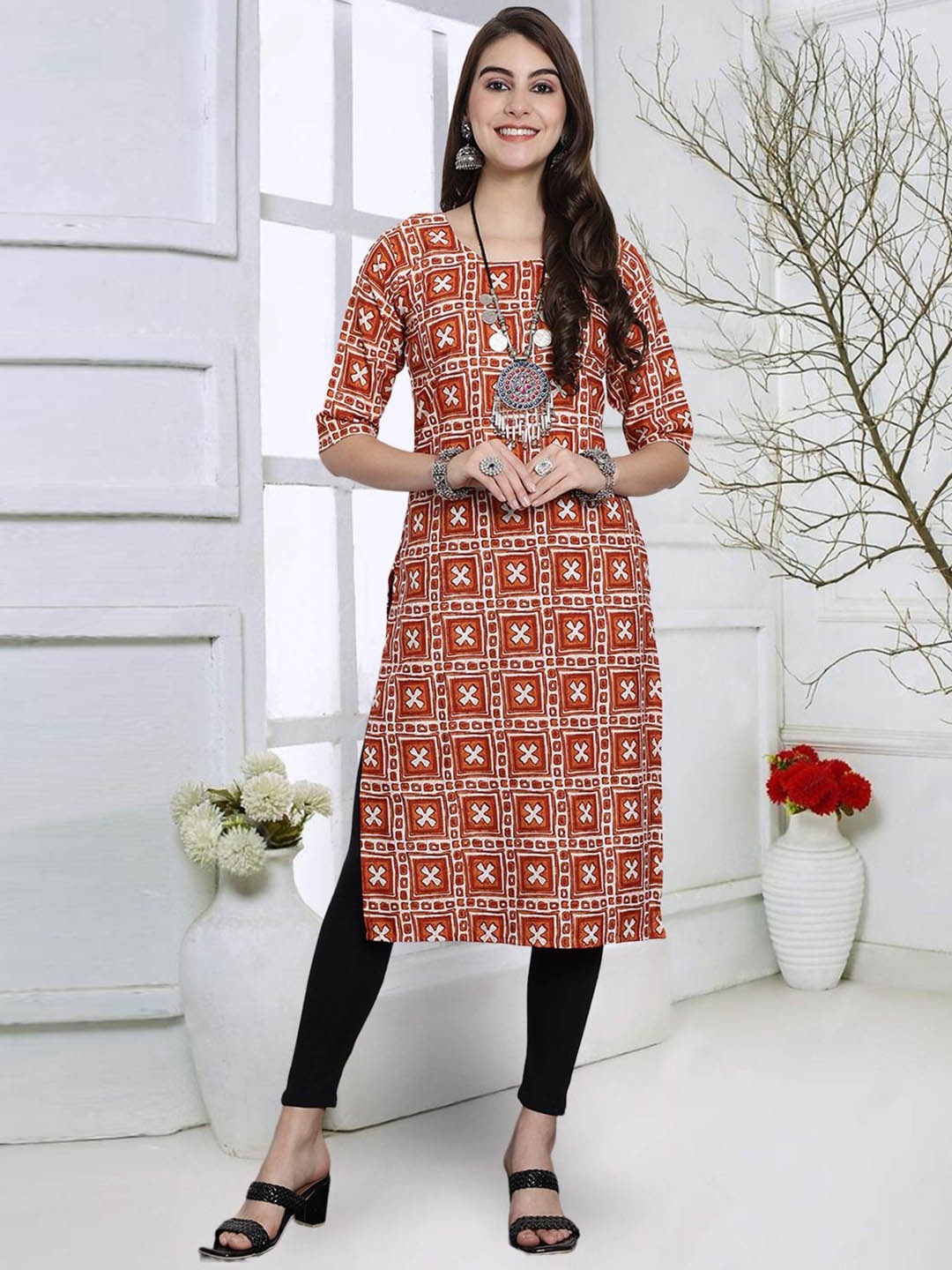 

7Threads Geometric Printed Round Neck Straight Kurta, Orange