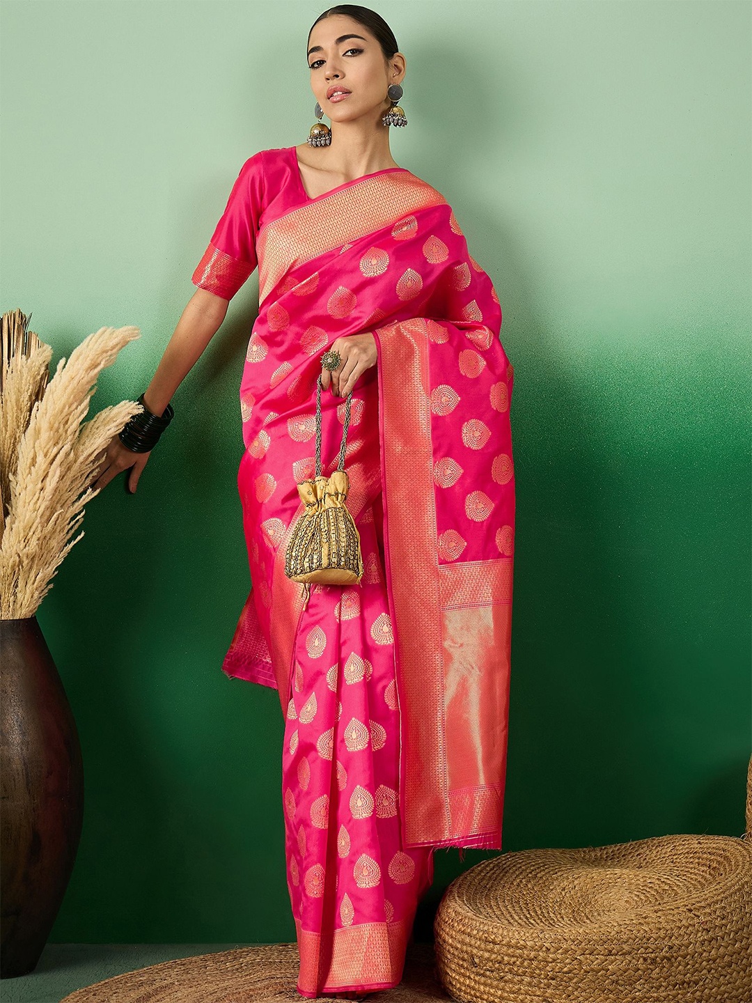 

SHADOW & SAINING Woven Design Zari Banarasi Saree, Pink