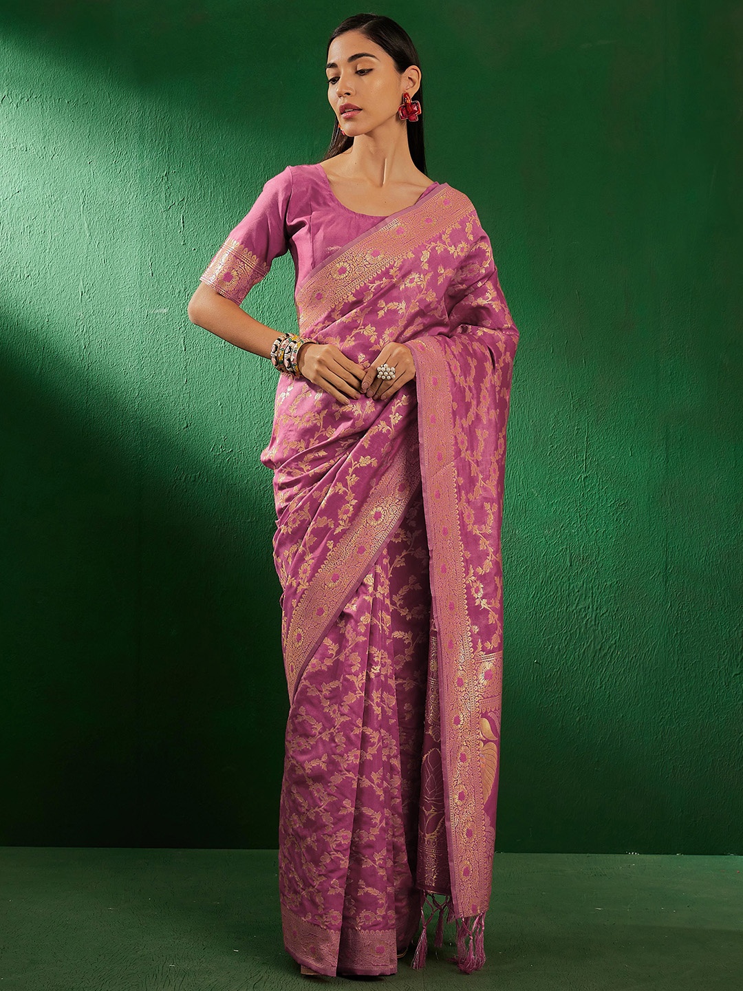 

SHADOW & SAINING Woven Design Zari Banarasi Saree, Pink