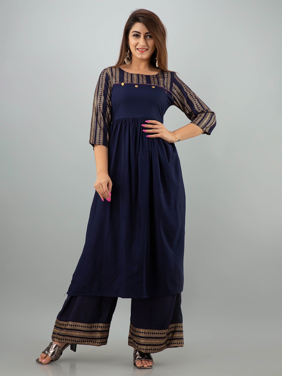 

Sajke Women Floral Printed Regular Kurta with Palazzos, Blue