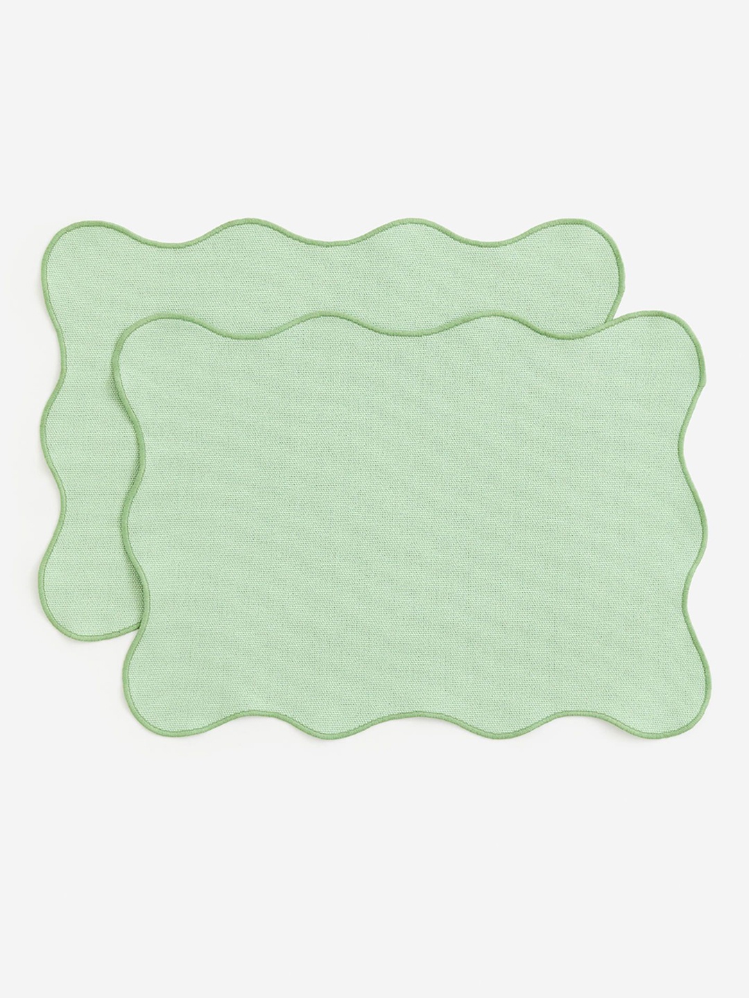 

H&M 2-Pcs Green Scallop-Edged Place Mats