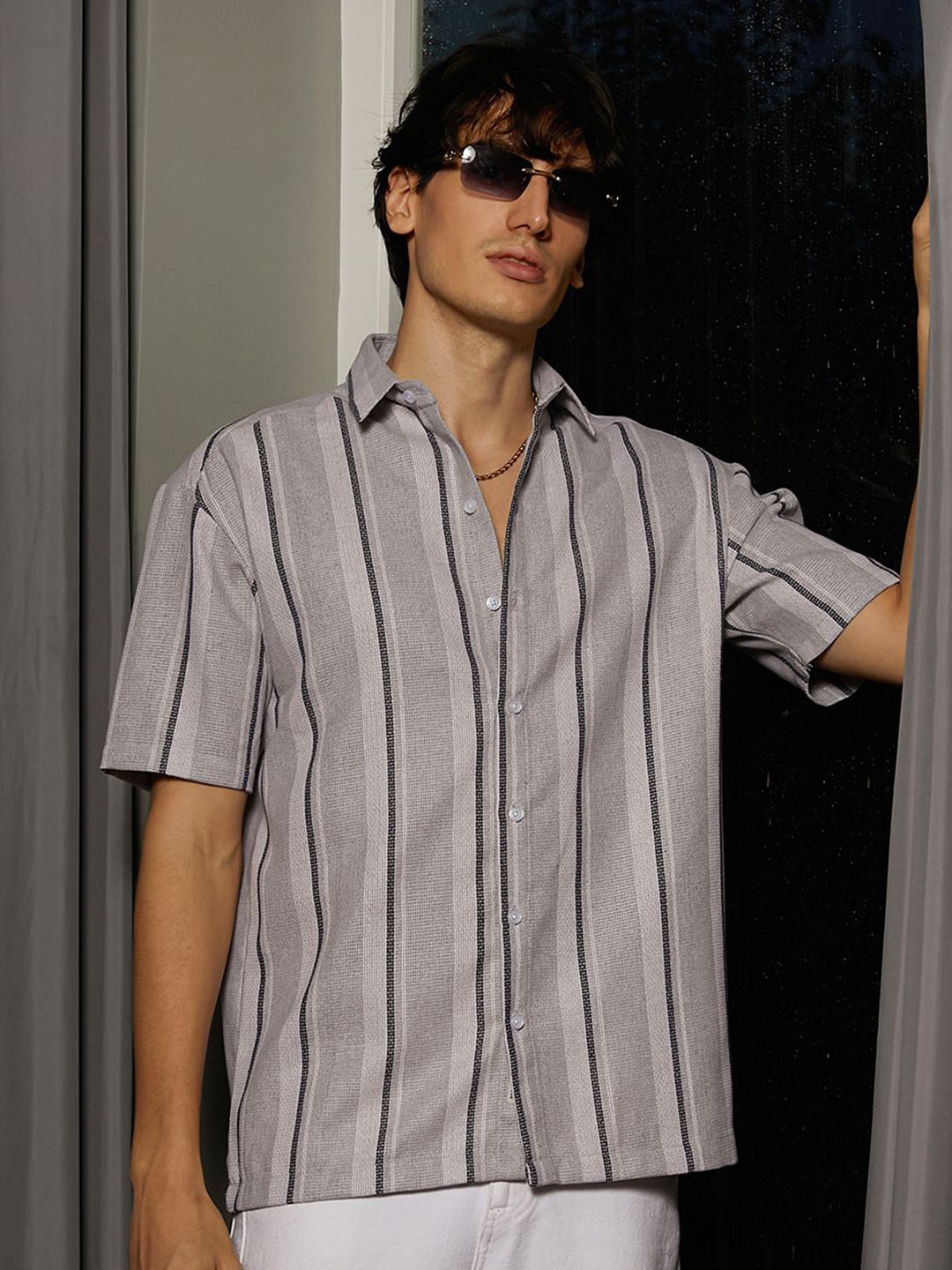 

Campus Sutra Men Comfort Spread Collar Striped Polycotton Casual Shirt, Grey