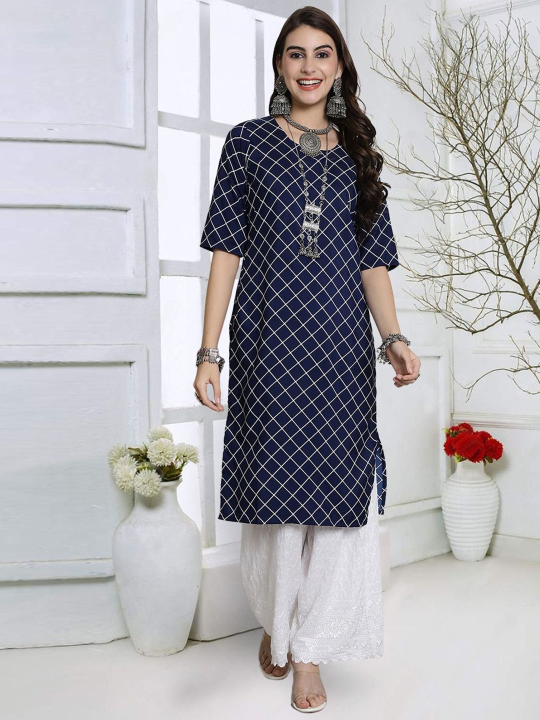 

7Threads Checked Round Neck Crepe Straight Kurta, Navy blue