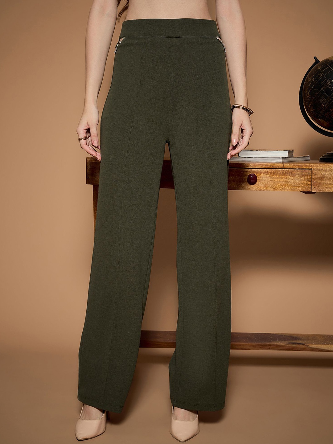 

URBANGRACE BY KASSUALLY Women Relaxed Easy Wash Trousers, Olive