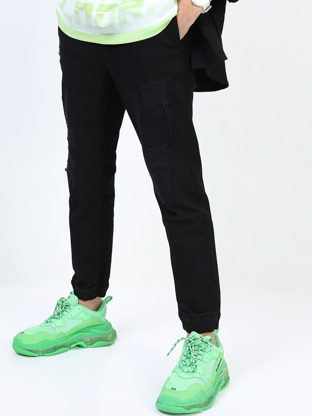

HIGHLANDER Men Low Distress Stretchable Jogger Jeans, Black