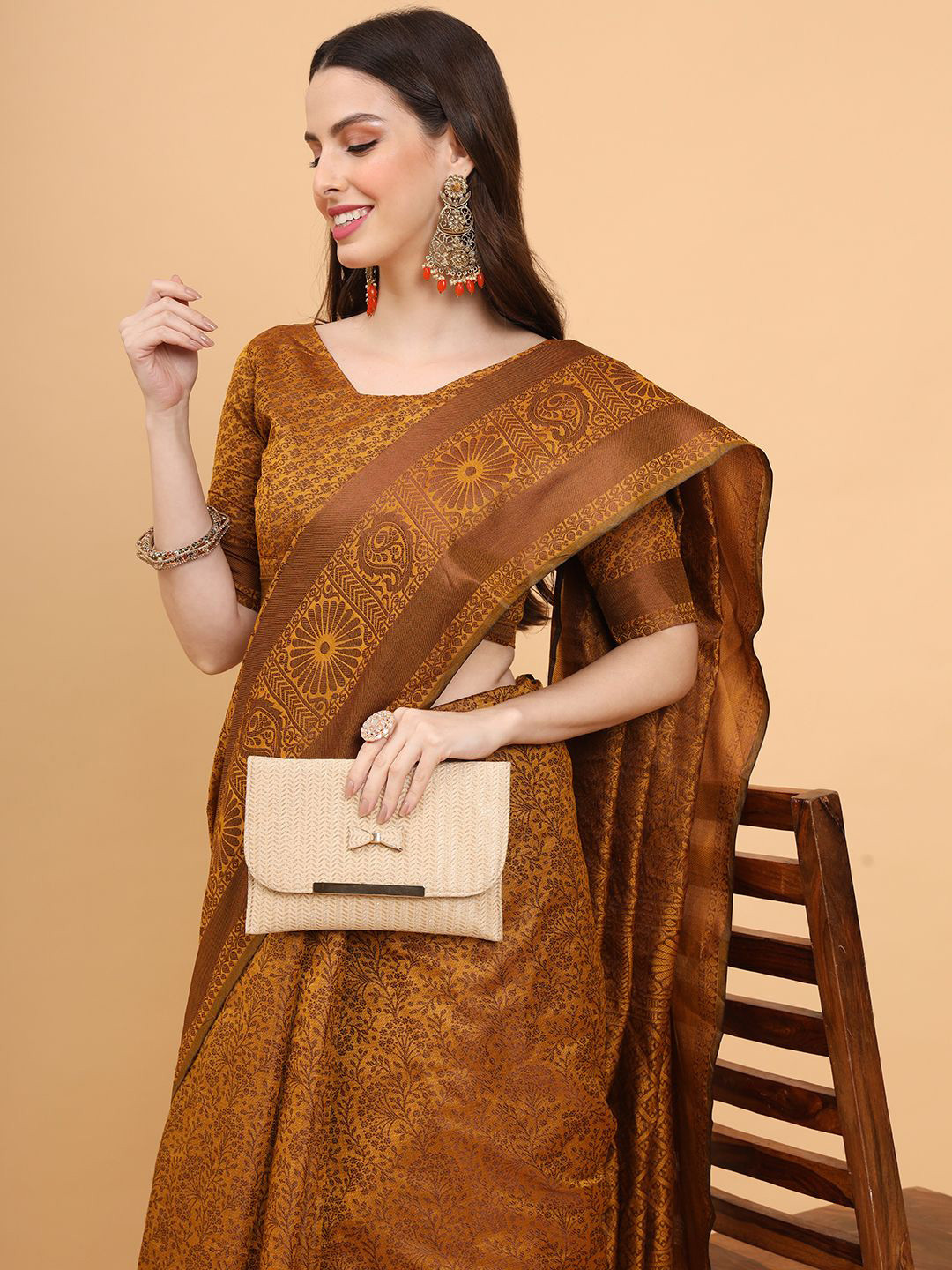 

VRAGI Woven Design Zari Art Silk Kanjeevaram Saree, Yellow