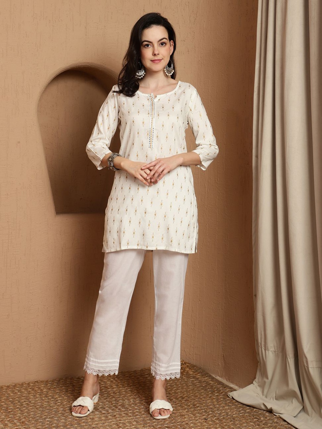 

Sangria Floral Printed With Embellished Pure Cotton Tunic With Trousers, White