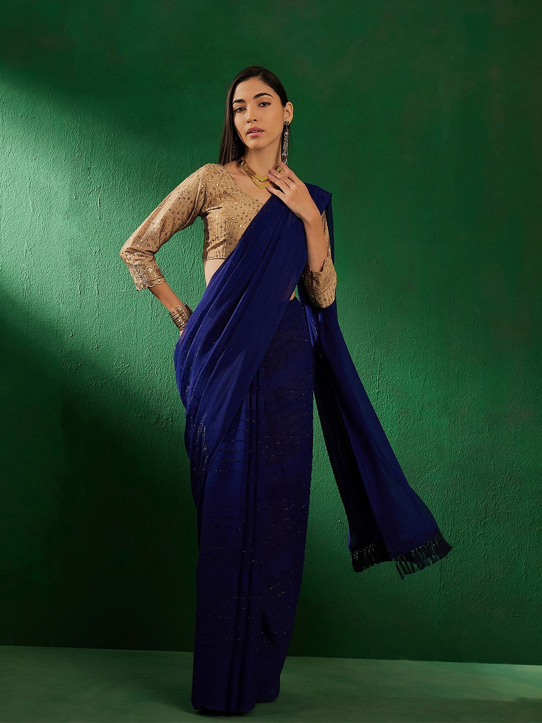 

SHADOW & SAINING Embellished Sequinned Saree, Blue