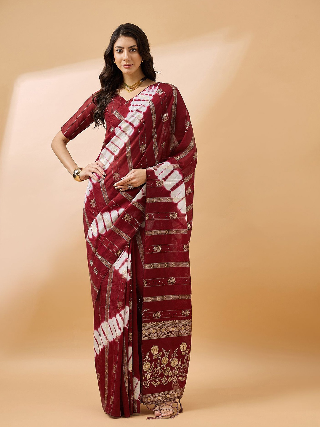 

SHADOW & SAINING Tie and Dye Zari Banarasi Saree, Maroon