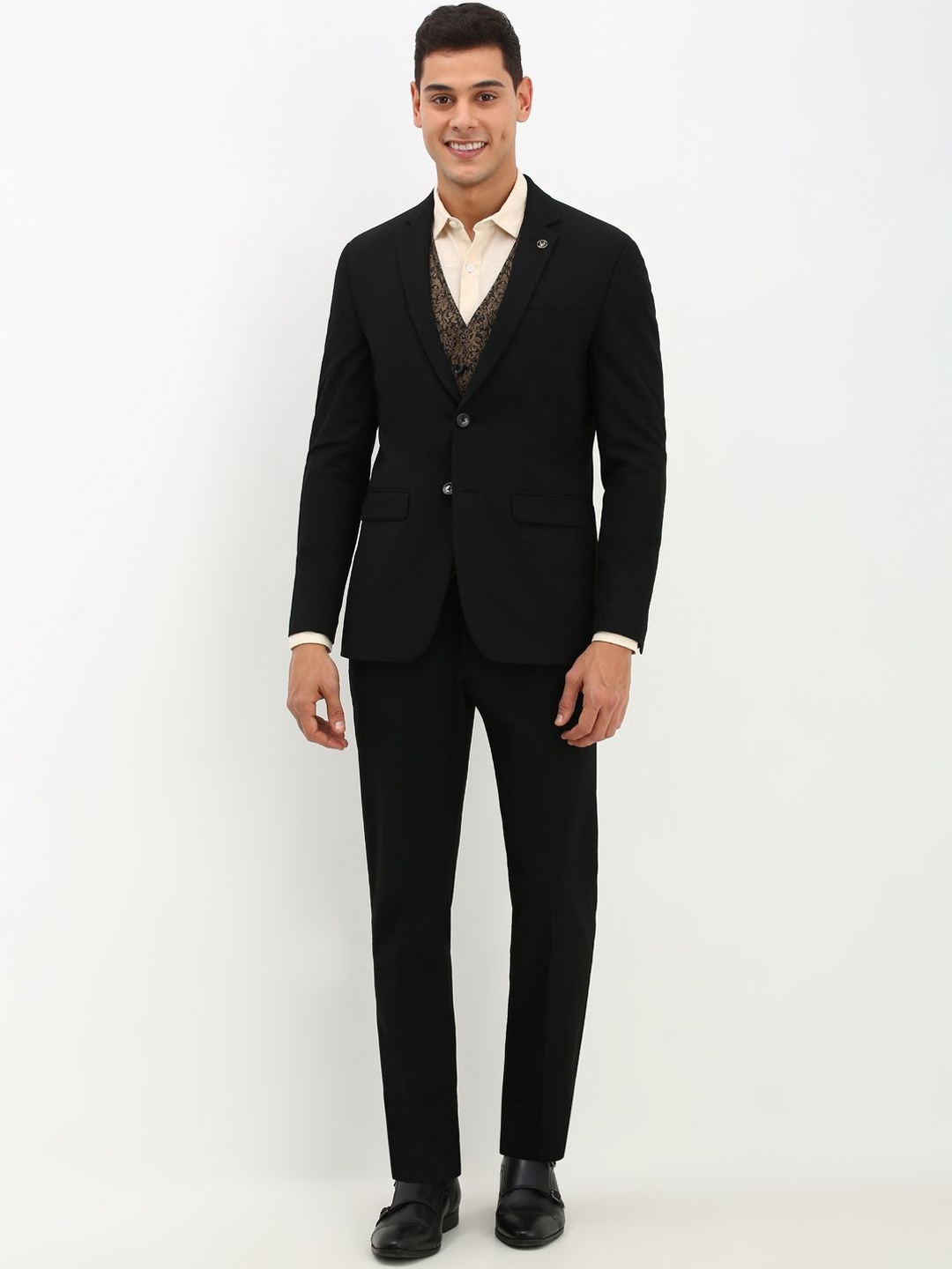 

Allen Solly Slim-Fit Single-Breasted Three-Piece Formal Suit, Black