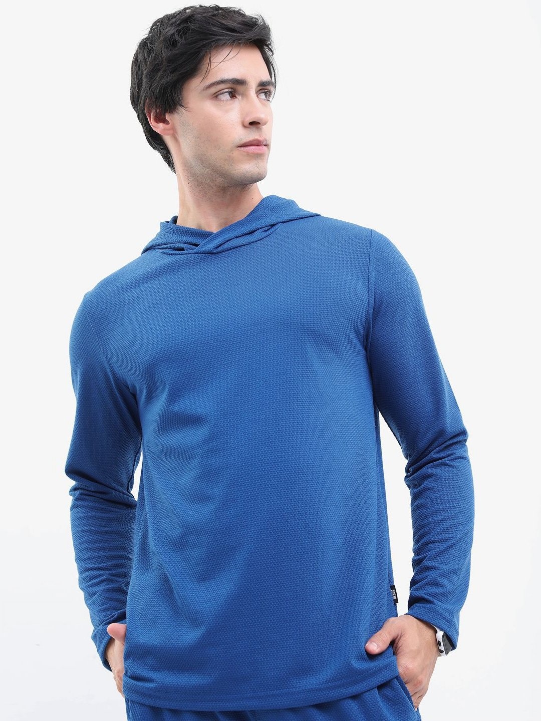 

HIGHLANDER Men Solid Hooded Structured T-shirt, Blue