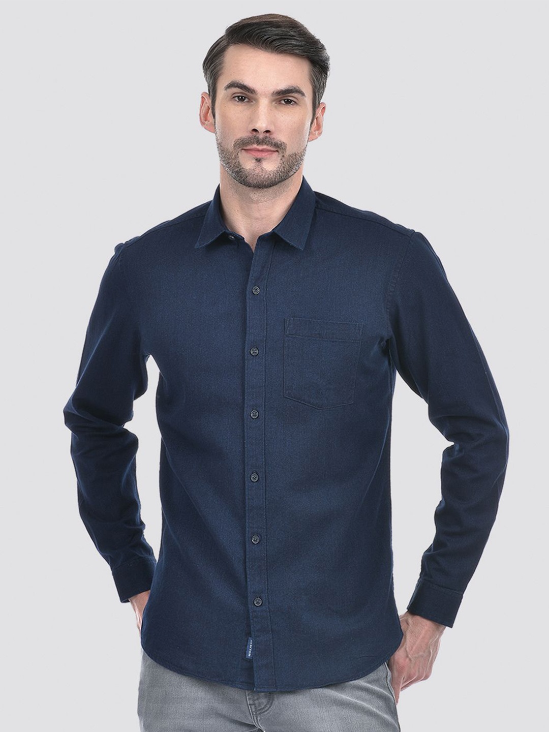

Numero Uno Men Spread Collar Solid Cotton Slim Fit Casual Shirt, Navy blue