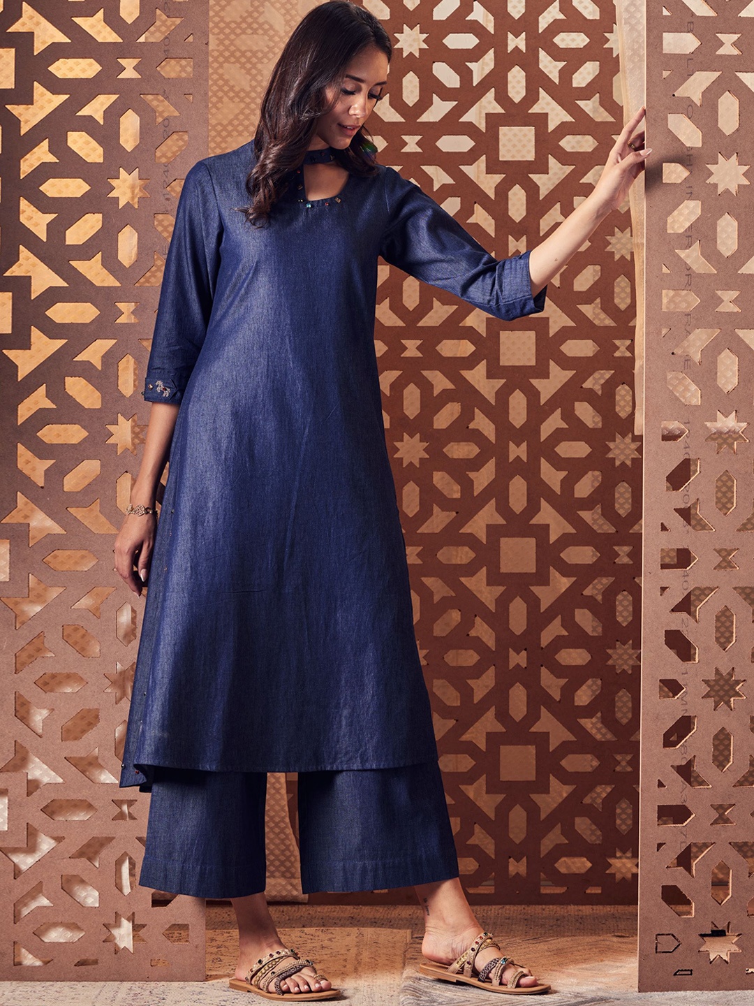 

charkhee Beads and Stones Pure Cotton A-Line Kurta with Pyjama, Navy blue