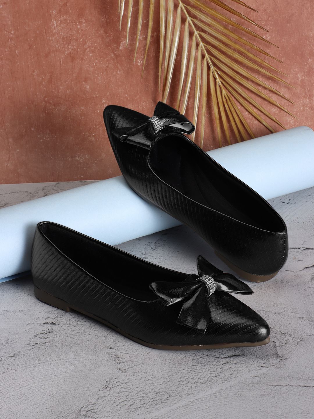 

DressBerry Women Ballerinas With Bows Flats, Black