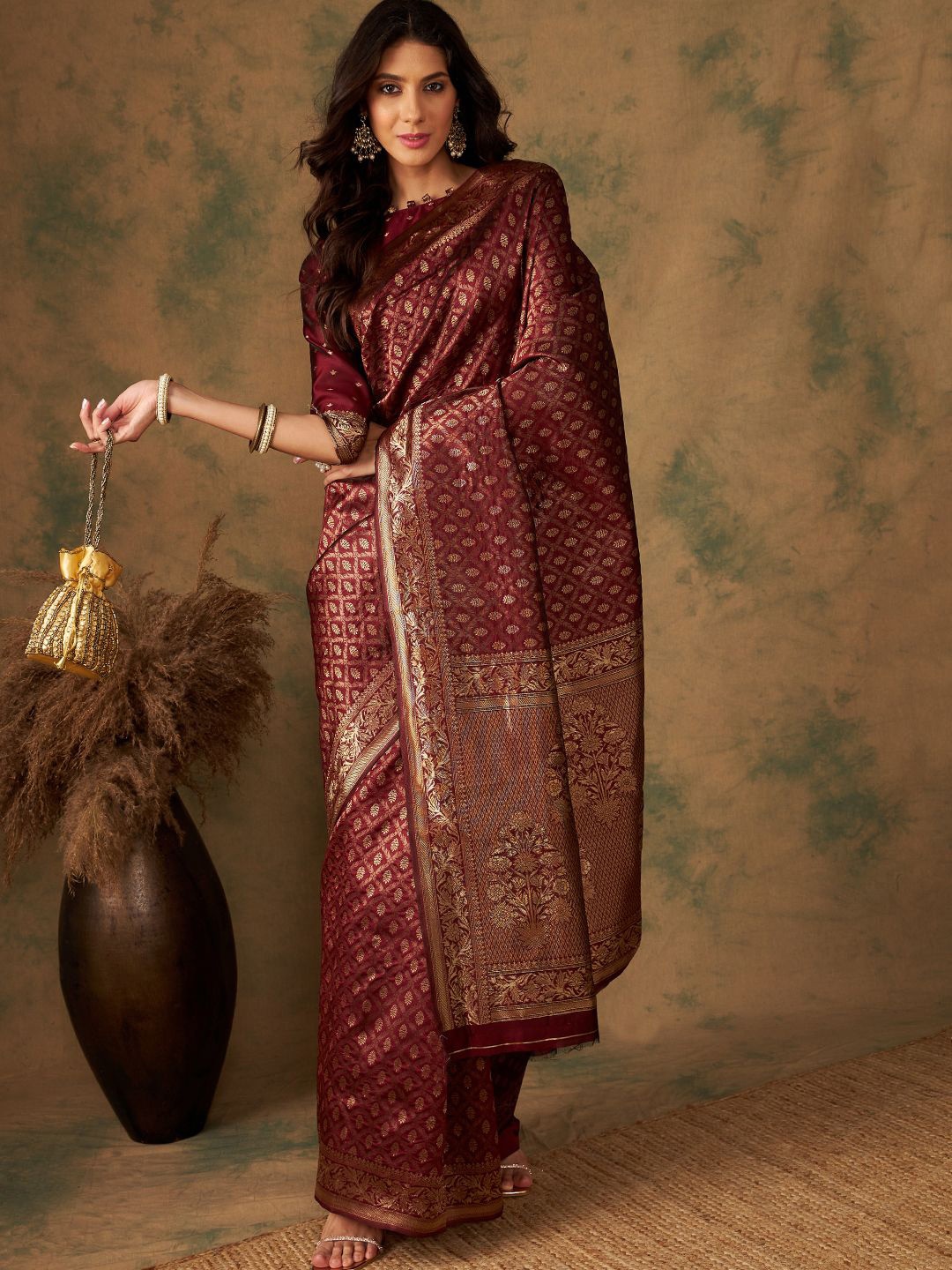 

SHADOW & SAINING Woven Design Zari Banarasi Saree, Maroon