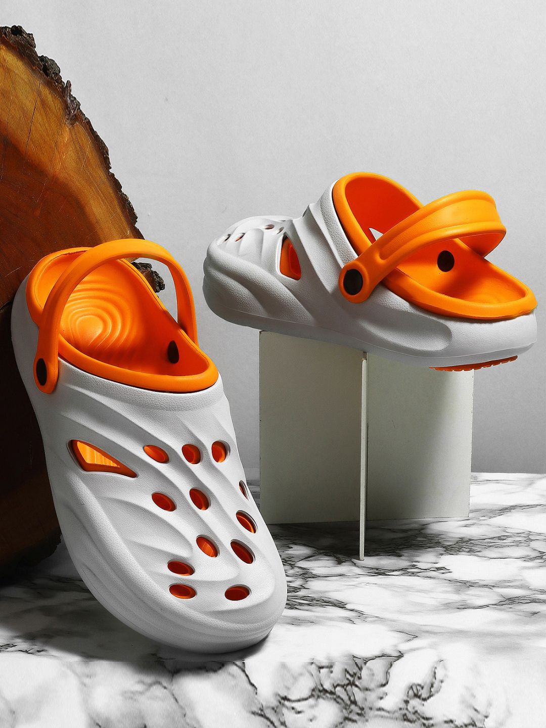 

FOOTUP Men Rubber Clogs, Orange