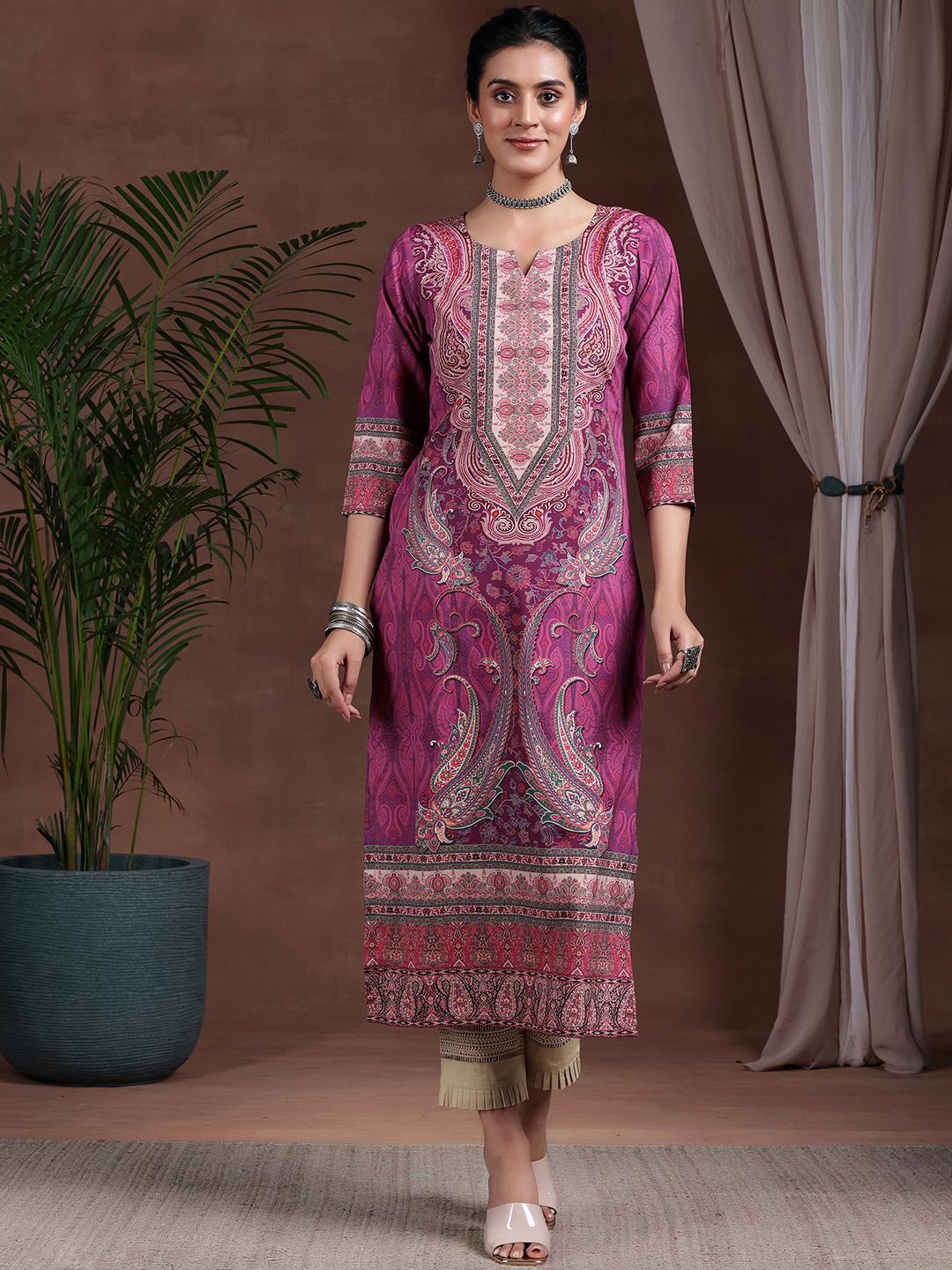 

Libas Paisley Printed Round Neck Crepe Straight Kurta, Mauve