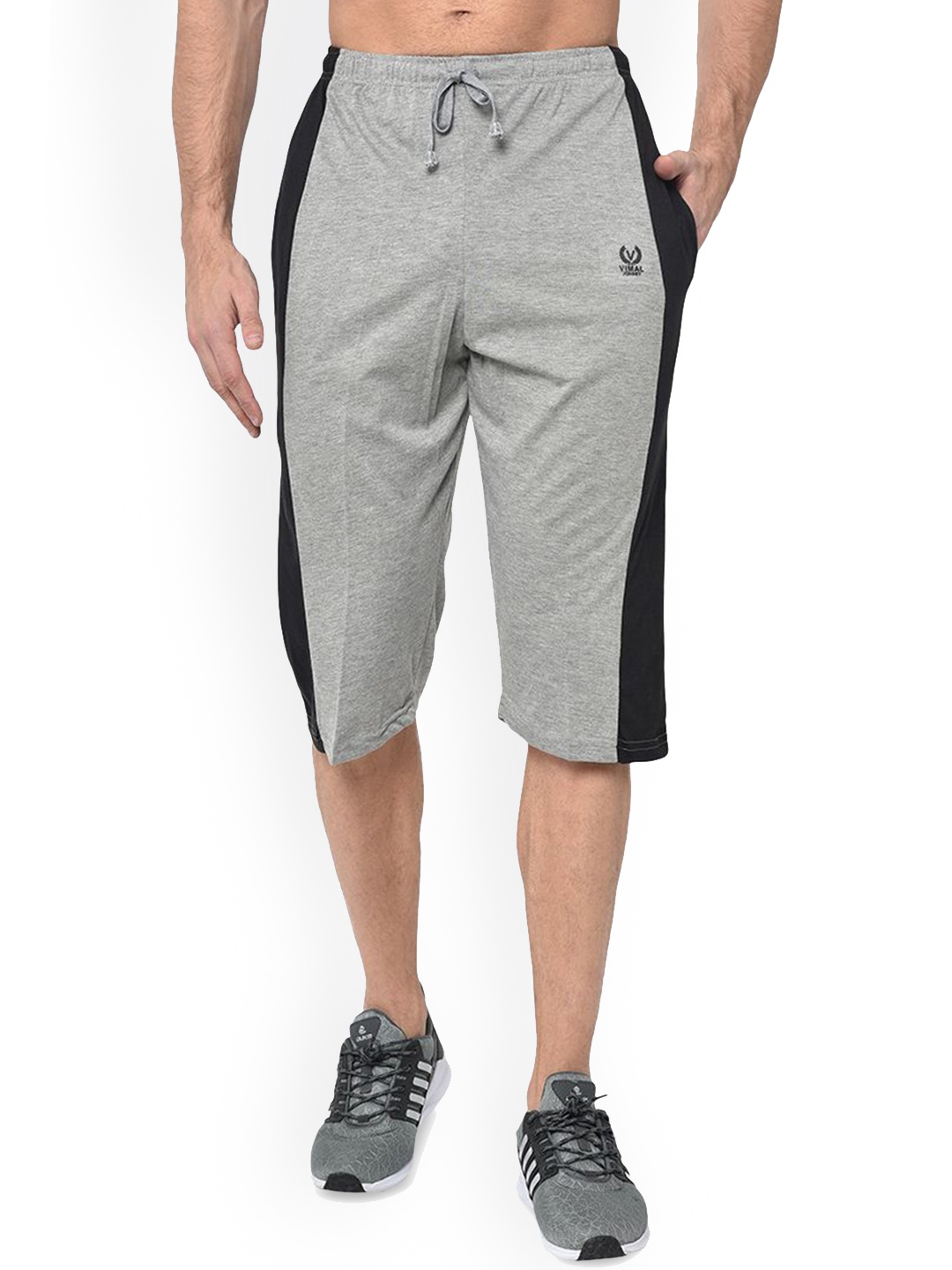 

VIMAL JONNEY Men Solid Mid-Rise Shorts, Grey