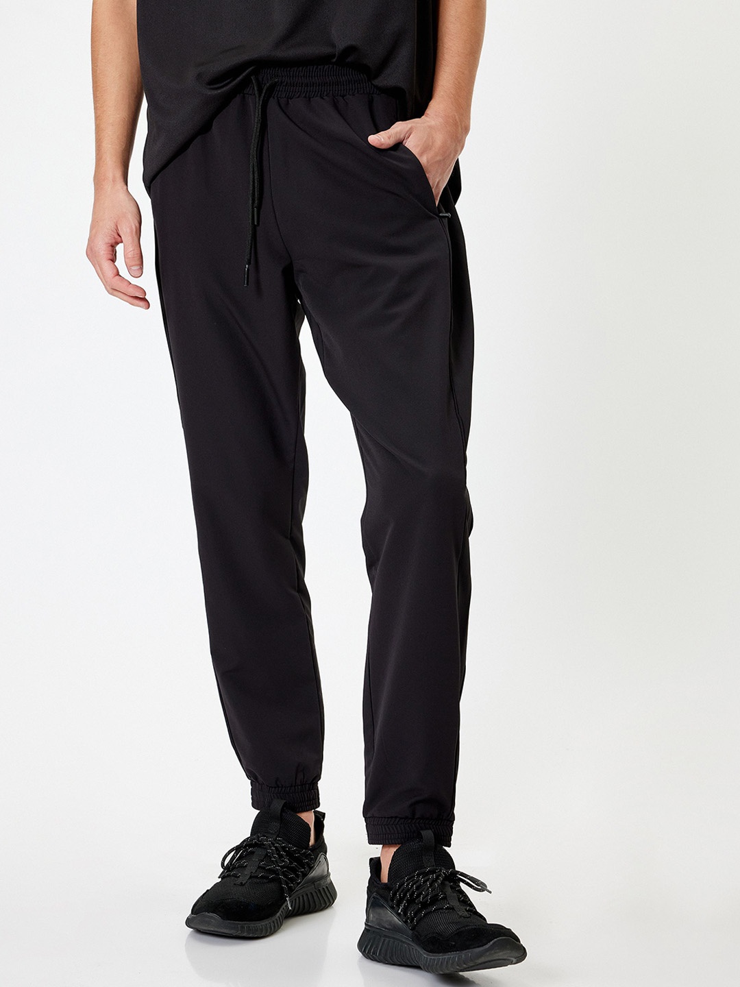 

Koton Men Mid Rise Joggers, Black