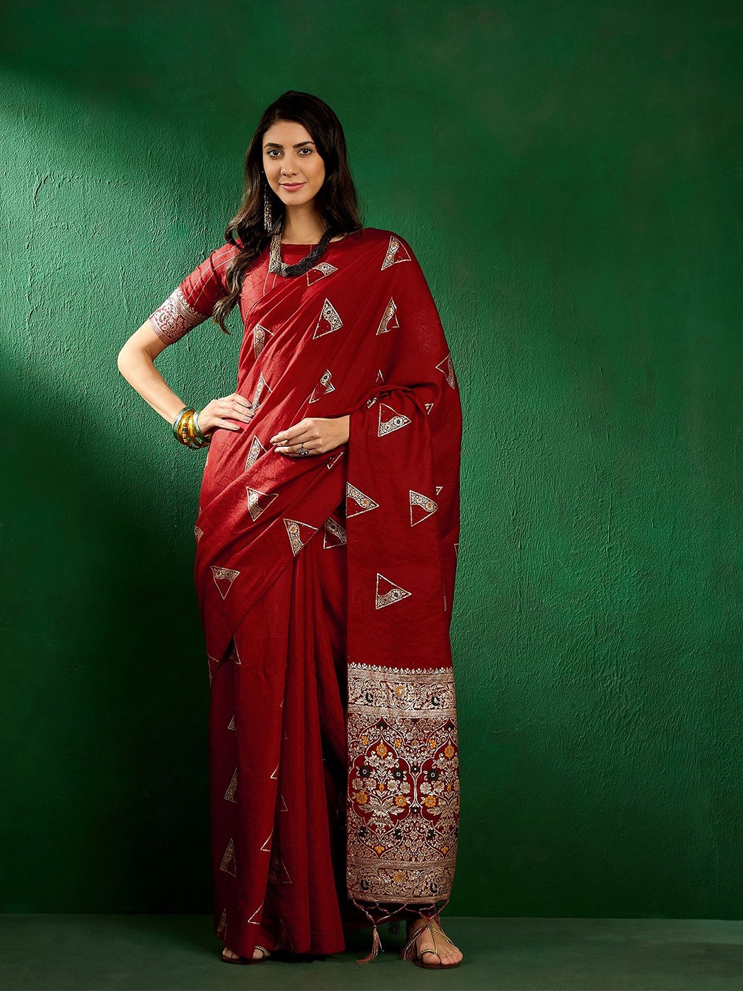 

SHADOW & SAINING Woven Design Zari Banarasi Saree, Red