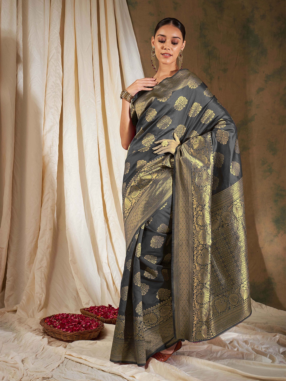 

SHADOW & SAINING Woven Design Zari Banarasi Saree, Grey