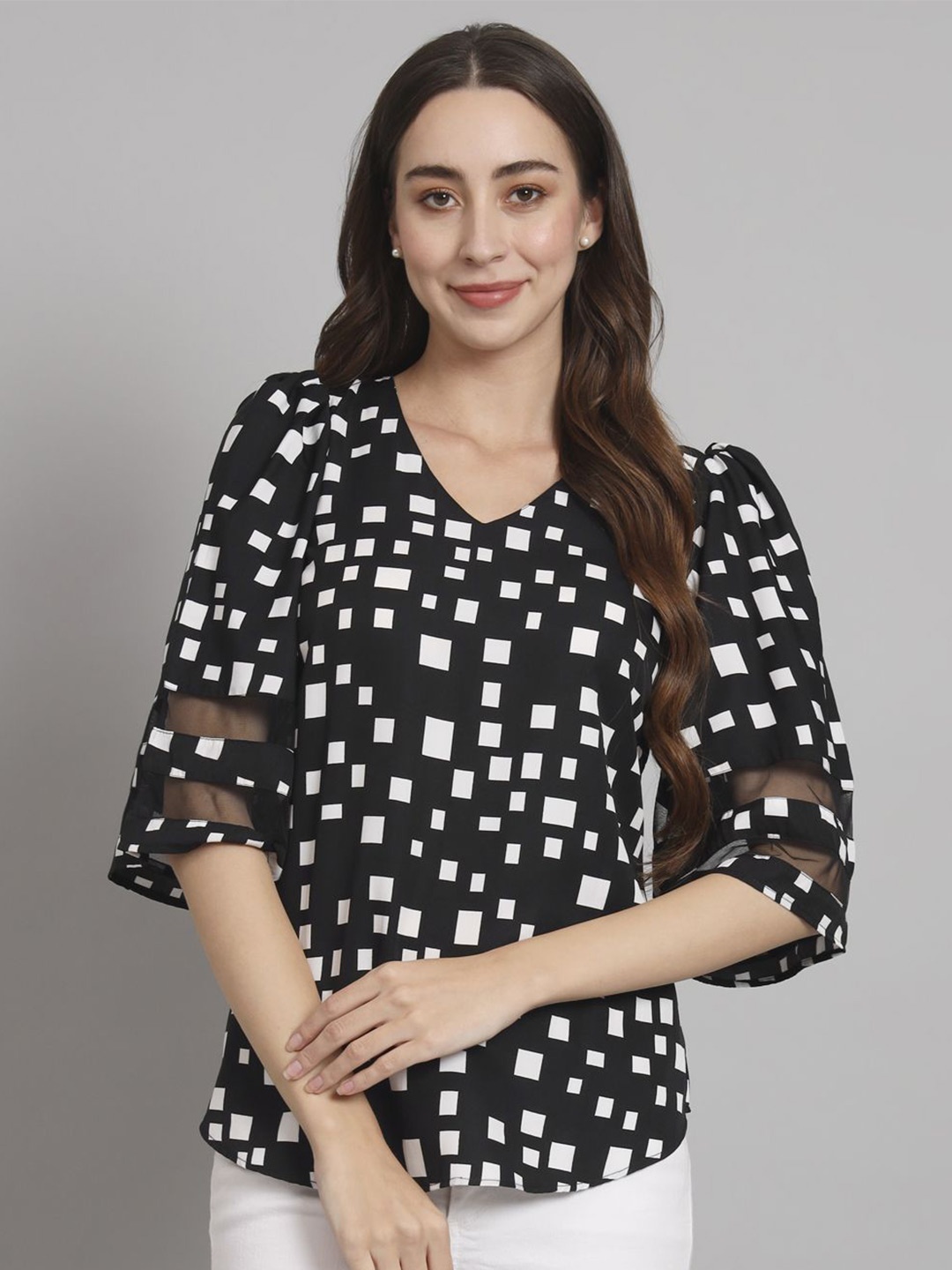 

Curvydrobe Women Geometric Printed V-Neck Top, Black