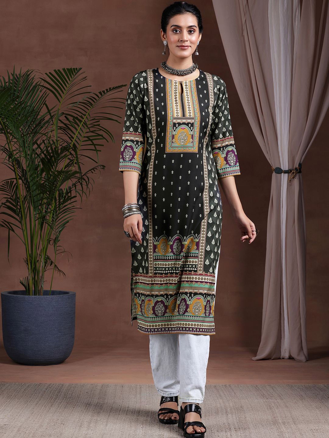 

Libas Ethnic Motifs Printed Crepe Straight Kurta, Black