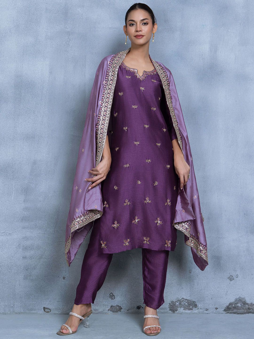 

Rang by Indya Women Ethnic Motifs Embroidered Regular Thread Work Kurta with Trousers & With Dupatta, Purple