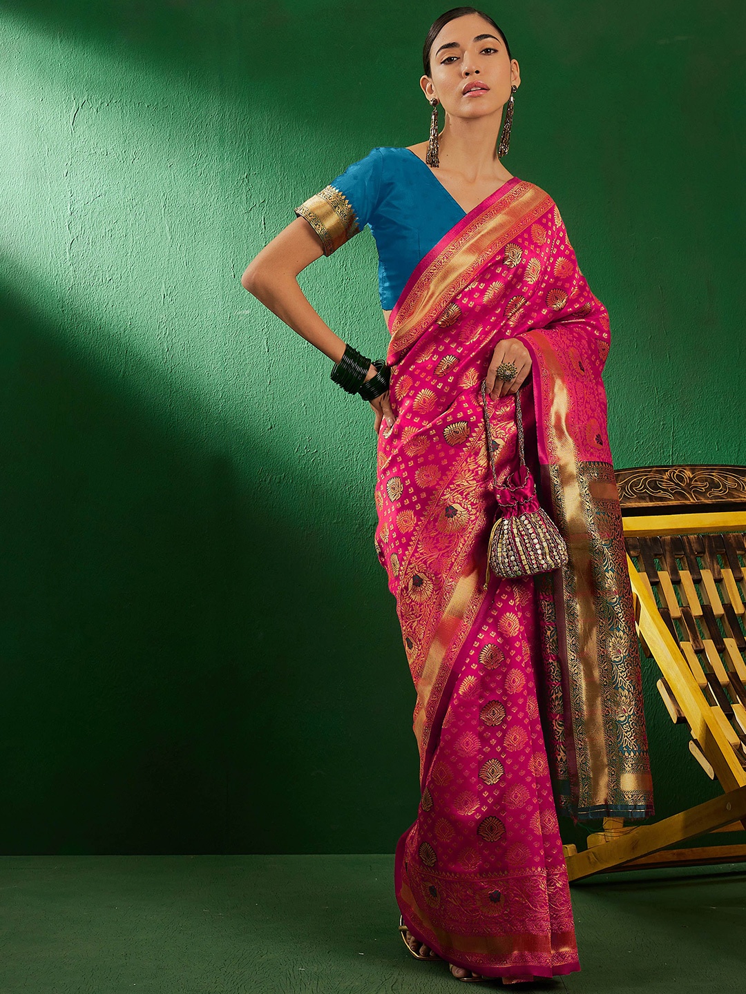 

SHADOW & SAINING Woven Design Zari Banarasi Saree, Pink