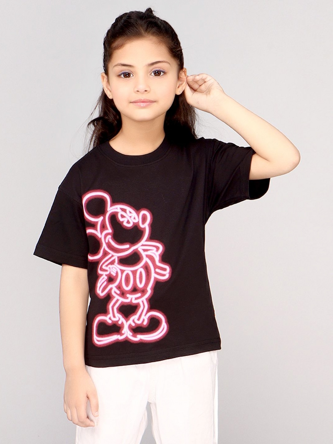 

DDOUDDOU Girls Graphic Printed Round Neck Cotton T-Shirt, Black