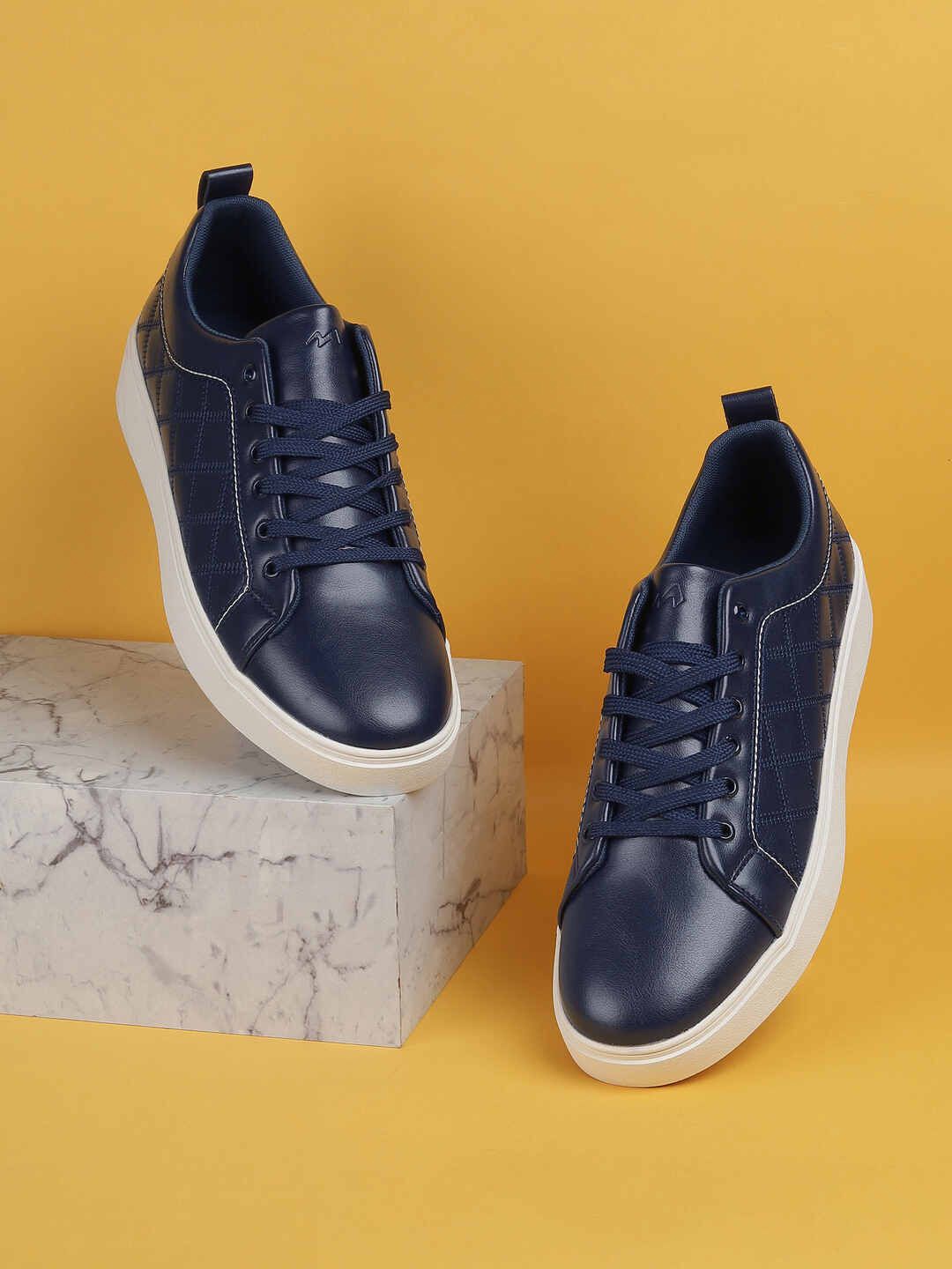 

Metro Men Perforations Lace up Sneakers, Navy blue