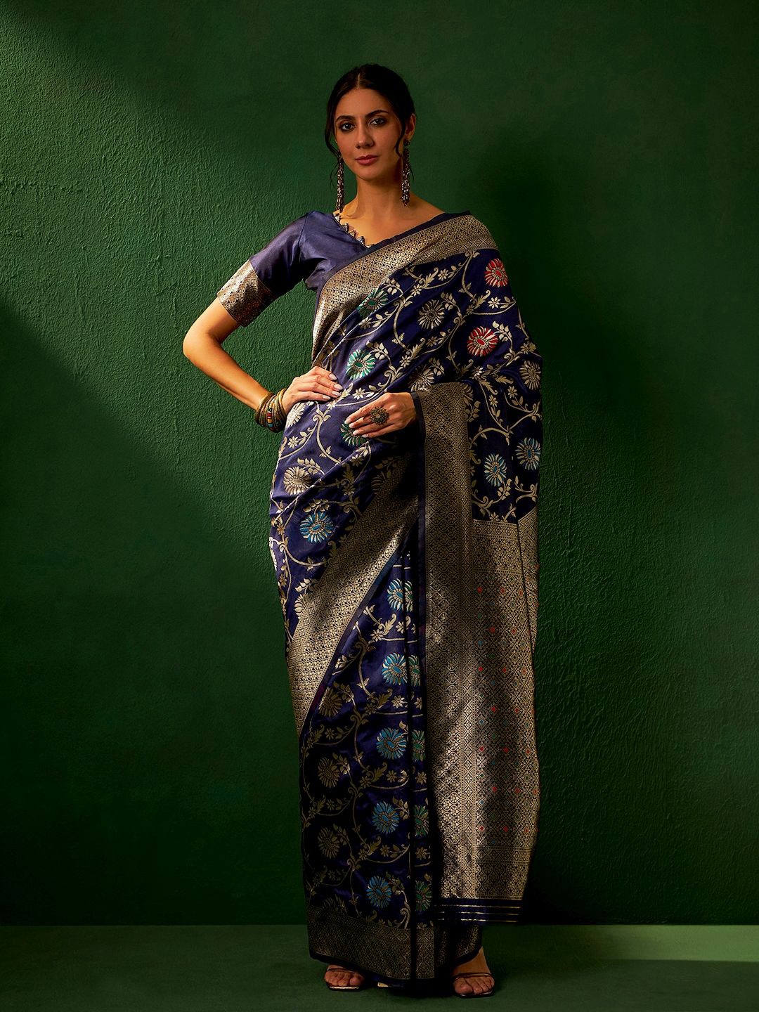 

SHADOW & SAINING Woven Design Zari Banarasi Saree, Navy blue