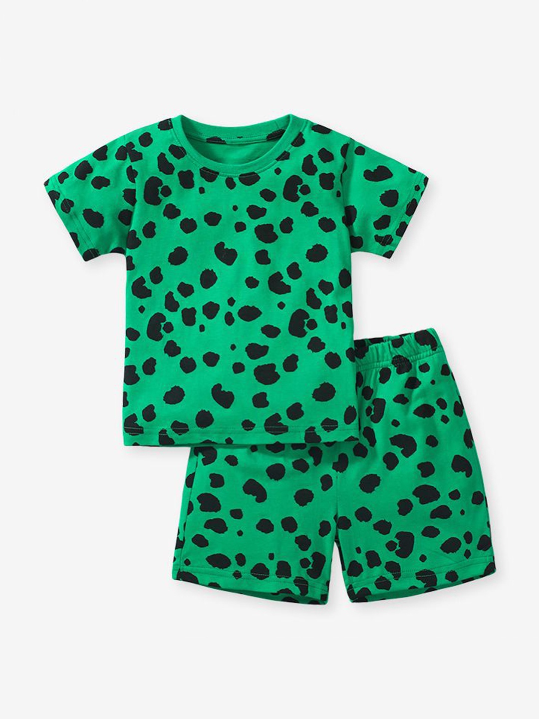 

StyleCast Boys Green & Black Printed Cotton T-shirt With Shorts