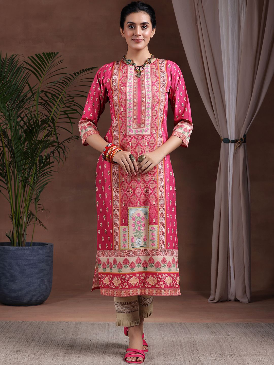 

Libas Ethnic Motifs Printed Straight Crepe Kurta, Pink