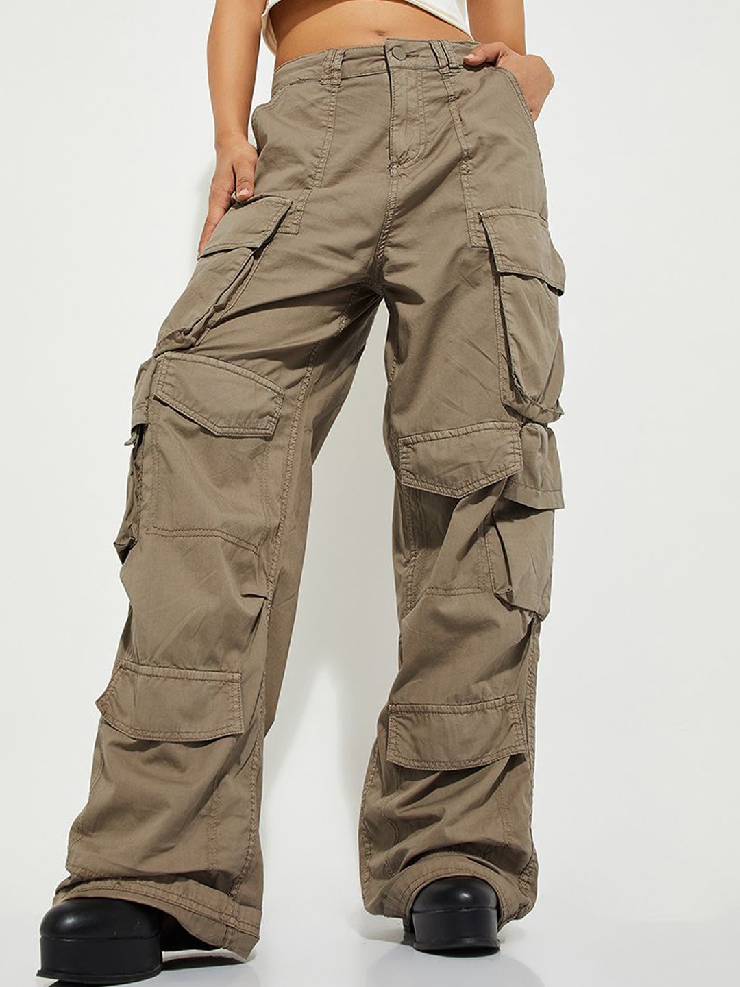 

max ALAYA F x URB_N Women Practical Cargo Trousers, Brown