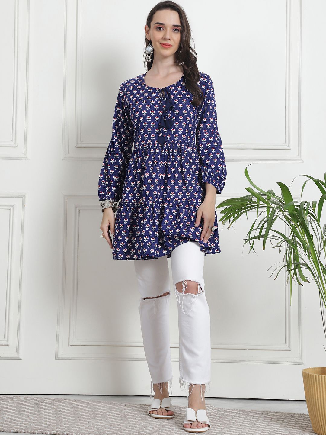 

KALINI Floral Printed Keyhole Neck Puff Sleeves A Line Kurta, Blue